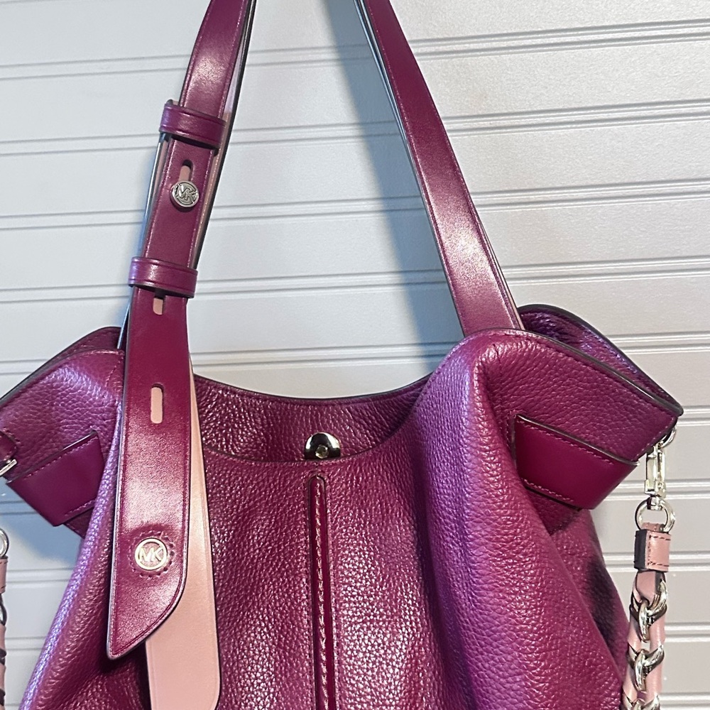 Michael Kors Burgundy Downtown Astor Pebbled Leather Shoulder/Crossbody Bag NWOT - Picture 2 of 13